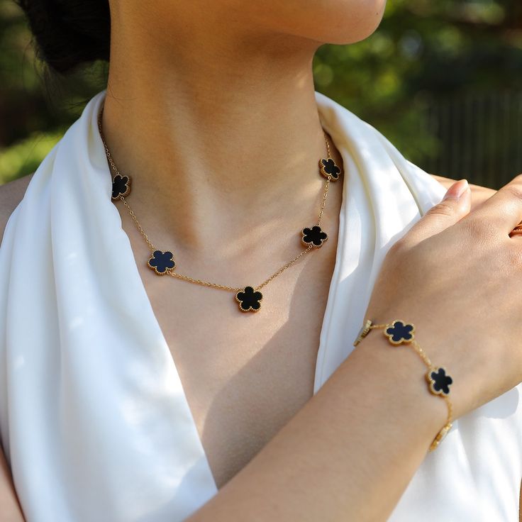 Vancleef Flower Bracelet